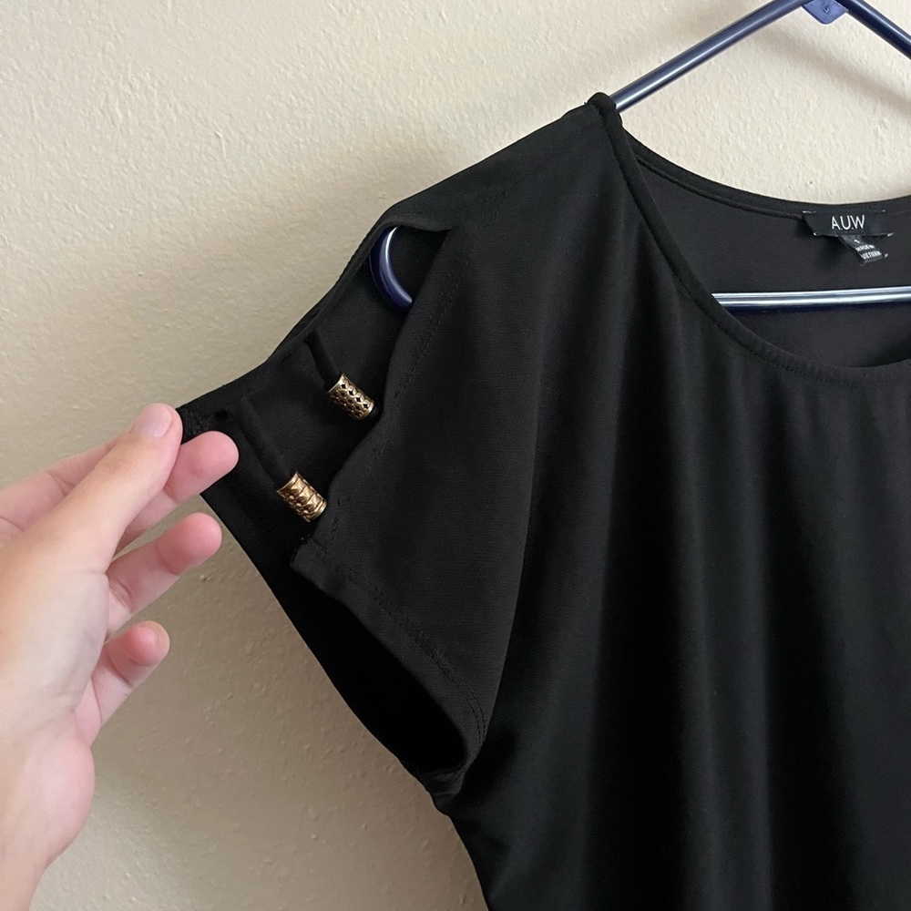 Black Top - Picture 2 of 6